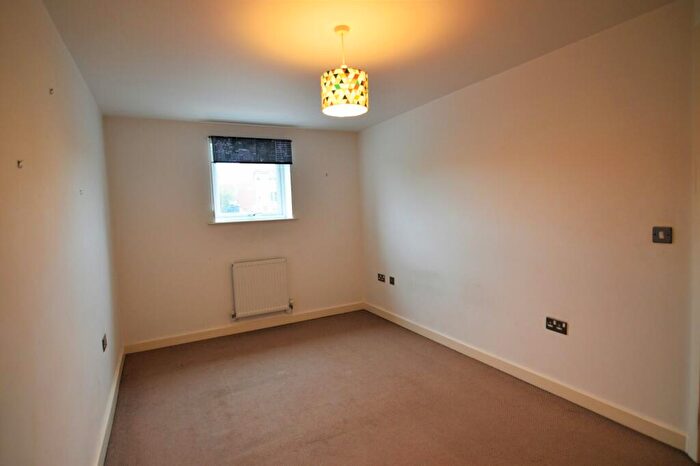 1 Bedroom Flat For Sale In Sandhills Avenue, Hamilton, Leicester, LE5