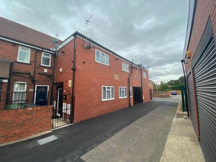 2 Bedroom Flat To Rent In Throstle Lane, Middleton, Leeds, LS10