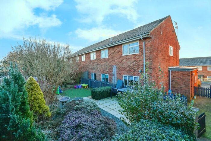 2 Bedroom Maisonette For Sale In Paddock Close, Enford, Pewsey, SN9