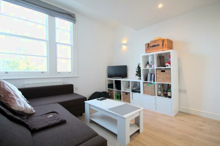 2 Bedroom Flat To Rent In Caledonian Road, Islington, N1