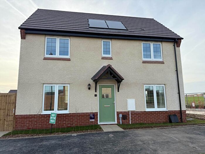 3 Bedroom Semi-Detached House To Rent In Foxclump Way, Prescot, L35