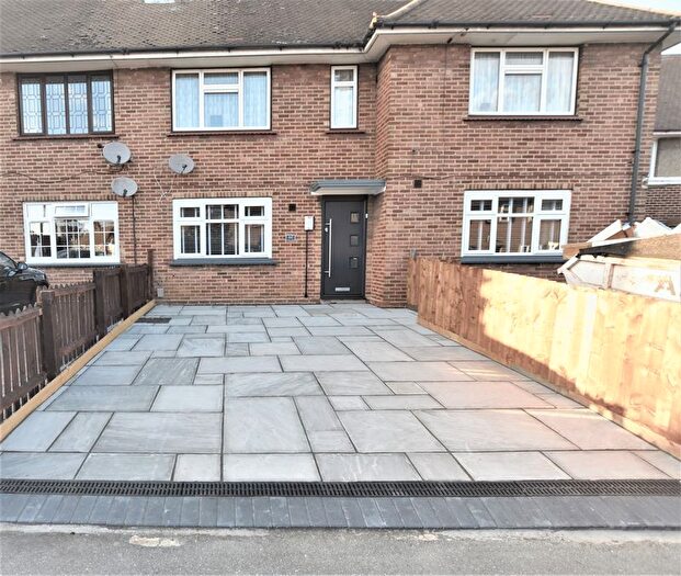 2 Bedroom Flat To Rent In Cowley Road, Romford, RM3