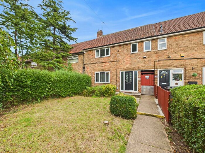 3 Bedroom Terraced House For Sale In Cober Grove, Hull, HU8