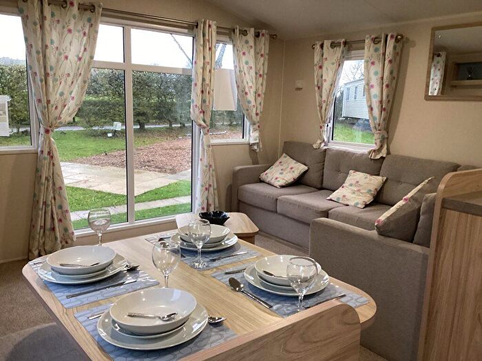 2 Bedroom Park Home For Sale In Chantry Country And Leisure Park, DL8