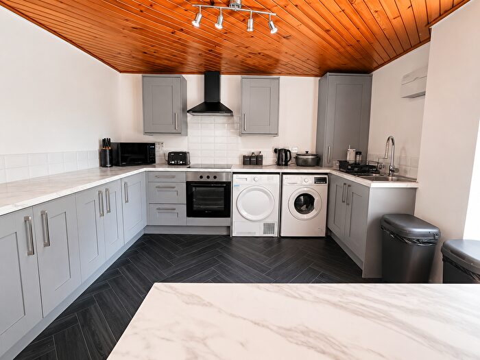 3 Bedroom Property To Rent In Lingwell Gate Lane, Wakefield, WF3