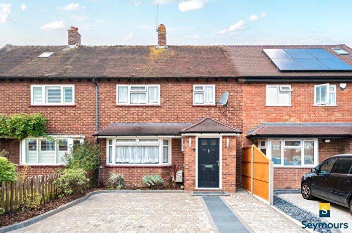 3 Bedroom Terraced House For Sale In Yew Tree Drive, Guildford, Surrey, GU1