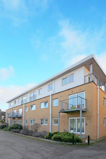 2 Bedroom Flat To Rent In Flint Close, Stratford, London, E15