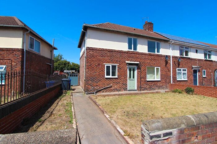 3 Bedroom End Of Terrace House To Rent In Allenby Crescent, New Rossington, Doncaster, DN11