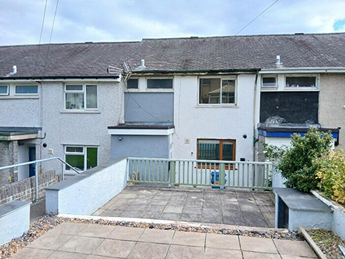 3 Bedroom Terraced House For Sale In Tregarth, LL57