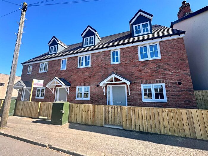 3 Bedroom End Of Terrace House For Sale In Front Street, Station Town, Wingate, TS28