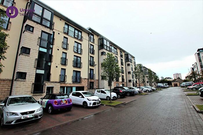 2 Bedroom Flat To Rent In Colonsay Close, Granton, Edinburgh, EH5