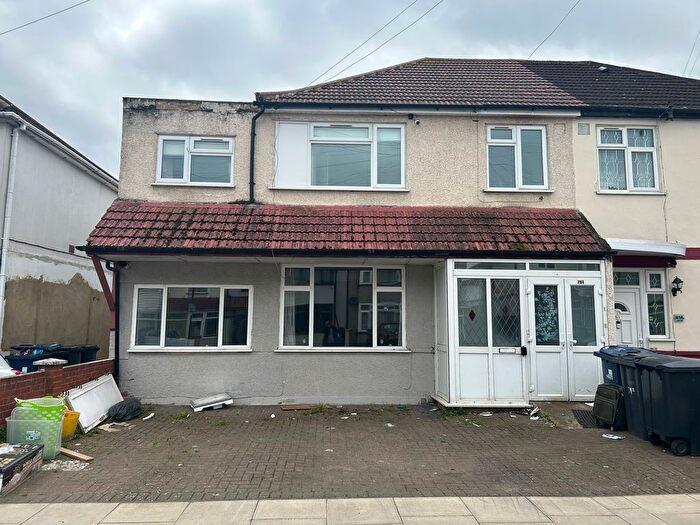5 Bedroom Terraced House For Sale In Southall, Middlesex, UB2