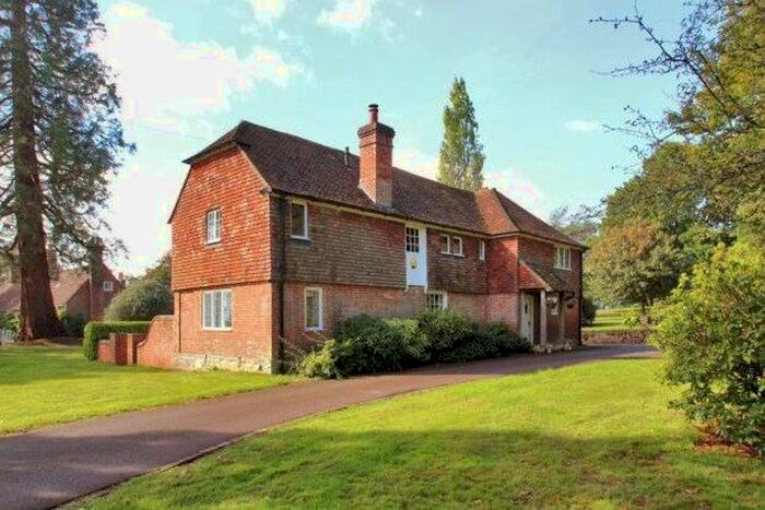 3 Bedroom Property To Rent In The Drive, Uckfield, TN22