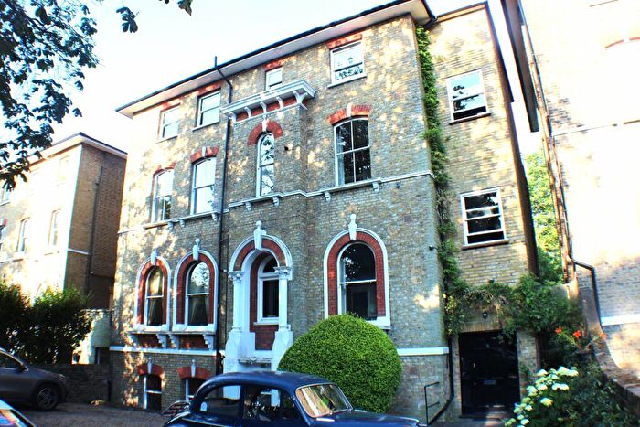 3 Bedroom Flat To Rent In Kidbrooke Park Road, Blackheath, SE3