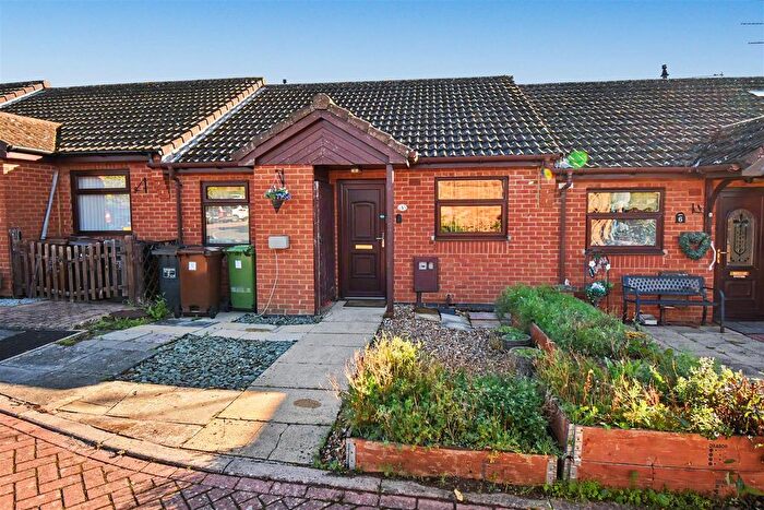 2 Bedroom Bungalow For Sale In , Stadtpeine Close, Corby, NN17