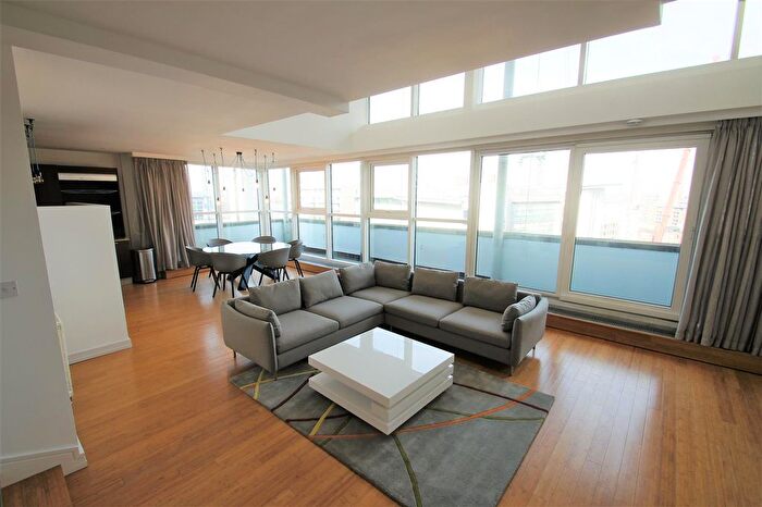 3 Bedroom Flat To Rent In St. Marys Parsonage, Manchester, M3