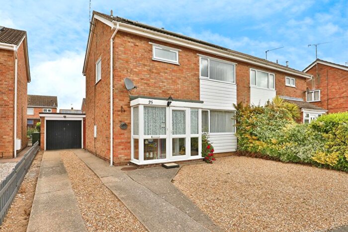 3 Bedroom Semi-Detached House For Sale In North Park, Fakenham, NR21