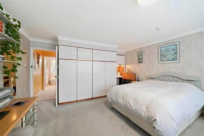 2 Bedroom End Of Terrace House To Rent In Eton Avenue, Wembley, HA0