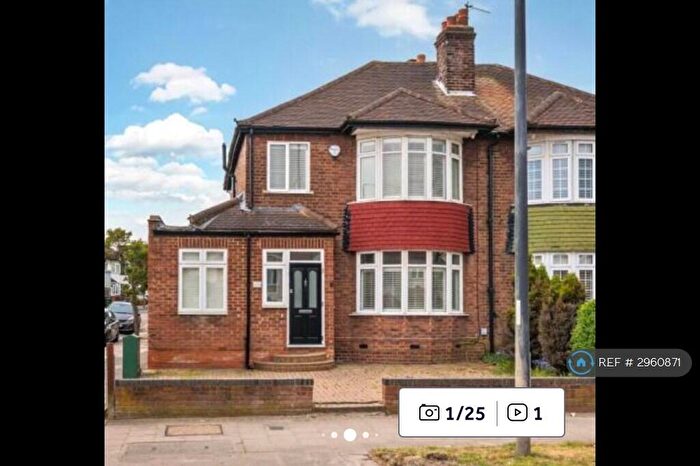 3 Bedroom Semi-Detached House To Rent In Sidcup Road, London, SE9