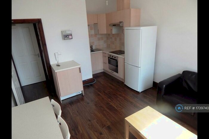 1 Bedroom Flat To Rent In Hyde Terrace, Leeds, LS2