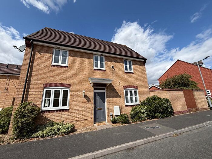 3 Bedroom House To Rent In Chequers Close, Corby, NN18