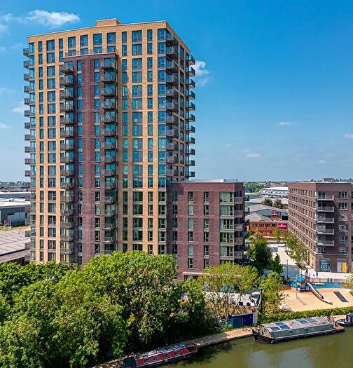 2 Bedroom Flat For Sale In Bakery Walk, Greenford, UB6