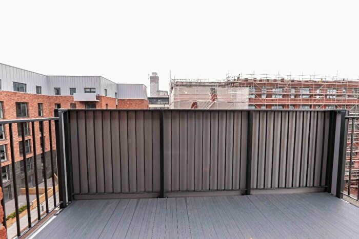 2 Bedroom Apartment To Rent In Cross Lane, Manchester, Greater Manchester, M5