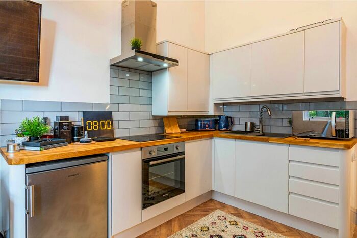 2 Bedroom Flat To Rent In Woodborough Road, Nottingham, NG3