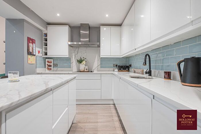 3 Bedroom Terraced House To Rent In Lime Grove, Warlingham, CR6