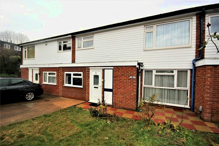 2 Bedroom Flat To Rent In Parkdale, Bounds Green Road, London, N11