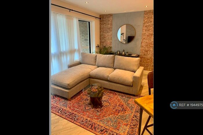 2 Bedroom Flat To Rent In Masters Court, United Kingdom, HA1