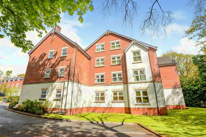 2 Bedroom Flat To Rent In The Coppice, Worsley, Manchester, Greater Manchester, M28