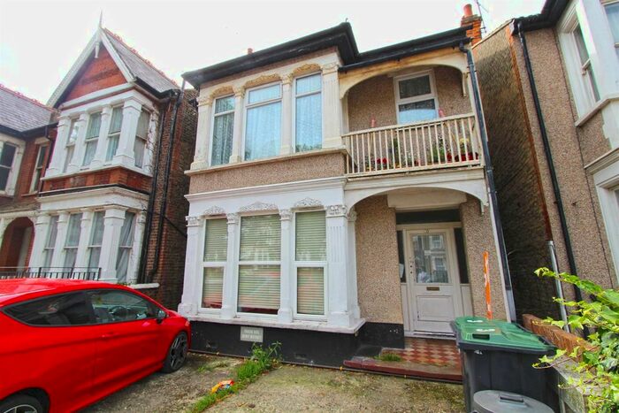 1 Bedroom Flat To Rent In Kilworth Avenue, Southend-On-Sea, SS1