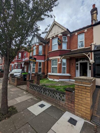 3 Bedroom Terraced House To Rent In Charlbury Gardens, Seven Kings, IG3