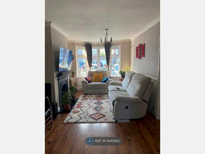 3 Bedroom Terraced House To Rent In Montrose Avenue, Welling, DA16