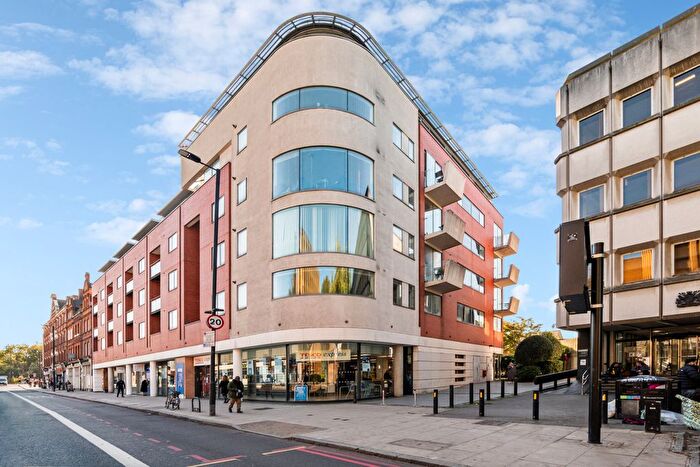 2 Bedroom Flat To Rent In Holloway Road, Islington, N7