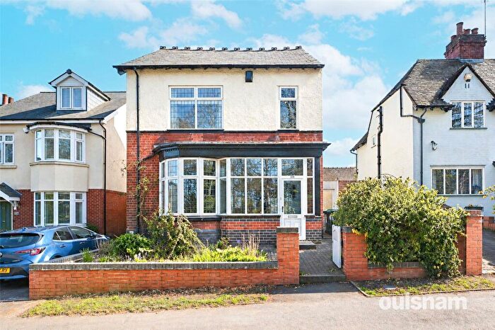 4 Bedroom Detached House For Sale In Lightwoods Hill, Bearwood, West Midlands, B67