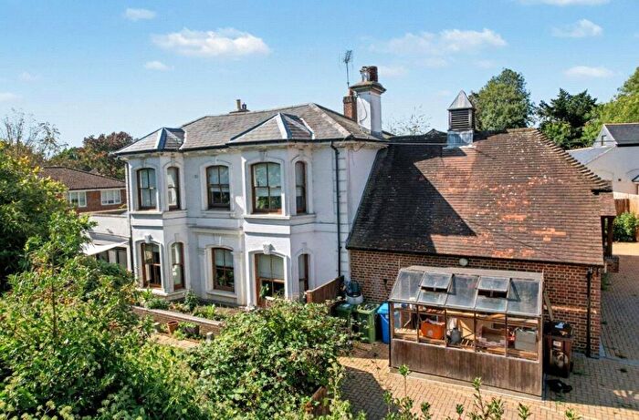 4 Bedroom Link Detached House For Sale In Eggars Hill, Aldershot, Hampshire, GU11