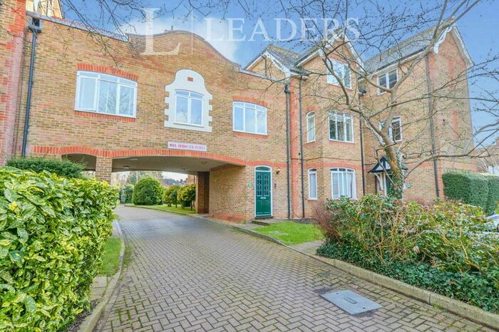2 Bedroom Flat To Rent In Latium Close, Holywell Hill, St.Albans, AL1