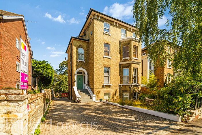 1 Bedroom Flat To Rent In Surbiton Hill Park, Surbiton, KT5