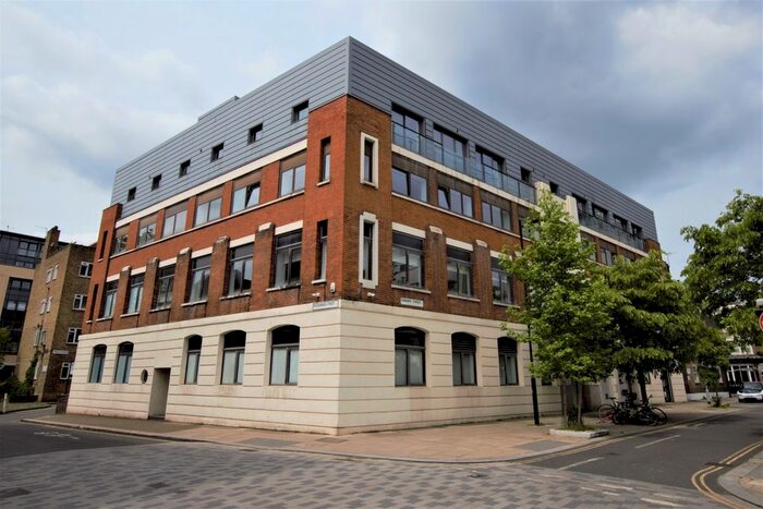 2 Bedroom Flat To Rent In Tabard Street, London, SE1