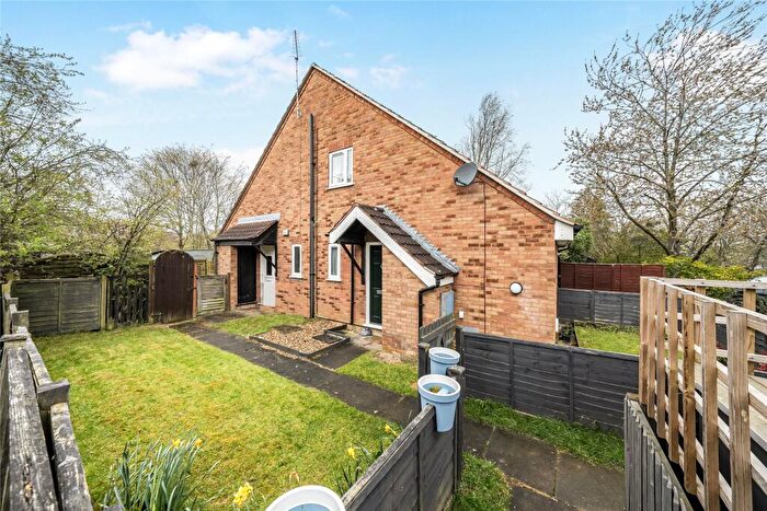 1 Bedroom Semi Detached House To Rent In Barleycroft, Furzton, Milton Keynes, Buckinghamshire, MK4