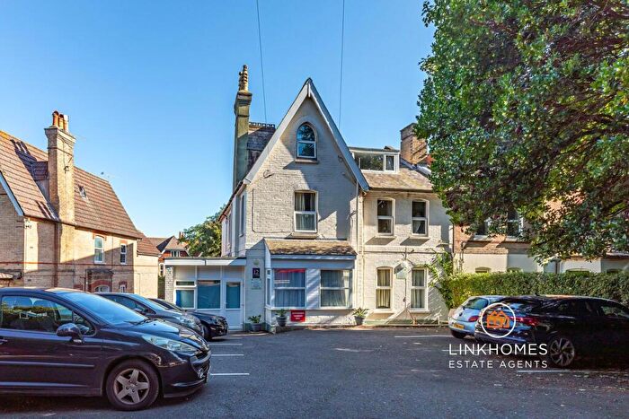 19 Bedroom House Of Multiple Occupation For Sale In Crescent Road, Bournemouth, BH2