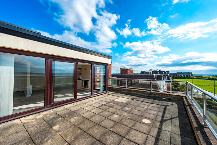 2 Bedroom Penthouse For Sale In Beach Court, Lytham, FY8