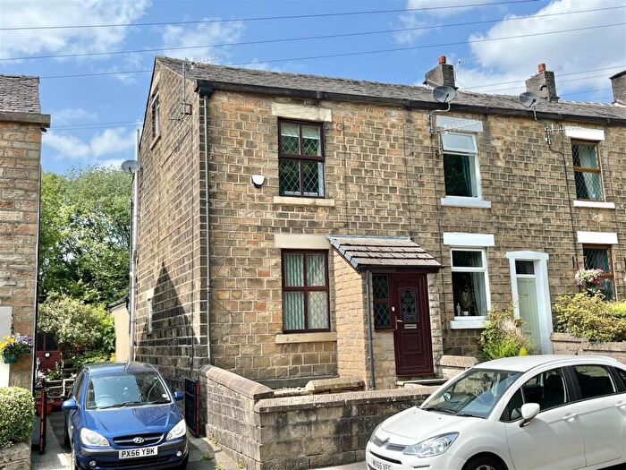 2 Bedroom End Of Terrace House For Sale In Shaw Lane, Glossop, SK13