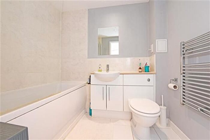 1 Bedroom Flat To Rent In Reed House, Wimbledon, SW19