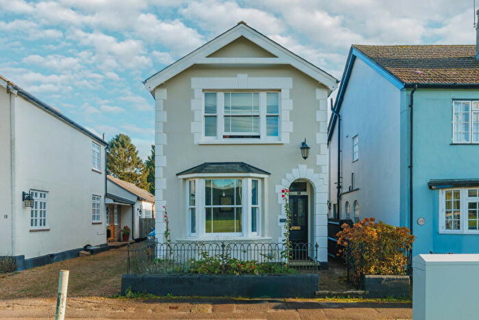 3 Bedroom Detached House For Sale In Flanchford Road, Reigate, RH2