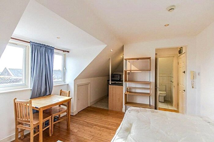 Studio To Rent In Emanuel Avenue, London, W3