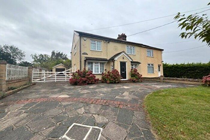 3 Bedroom Property To Rent In Southend Road, Chelmsford, CM2