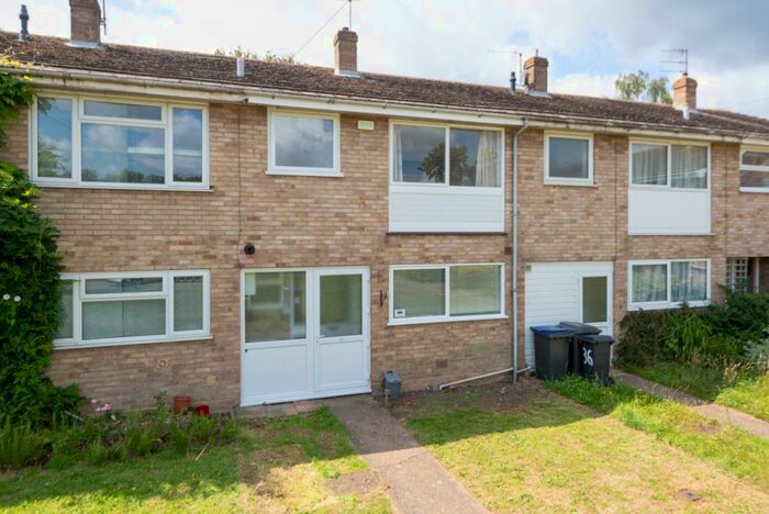 4 Bedroom Semi-Detached House To Rent In St Michaels Place, Canterbury, CT2